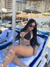 SEXY BRUNETTE PETITE NATURAL BODY IN PLAYA DEL INGLÉS