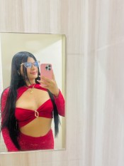 SOL  CHICA DELGADA CON UNAS CURVAS BIEN DEFINIDAS