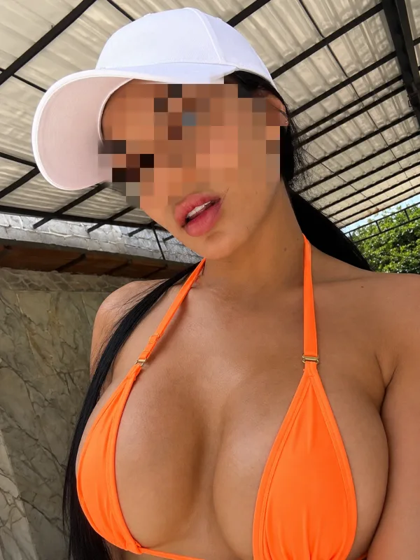 SEXY GIRL AVAILABLE IN ELVIRIA...