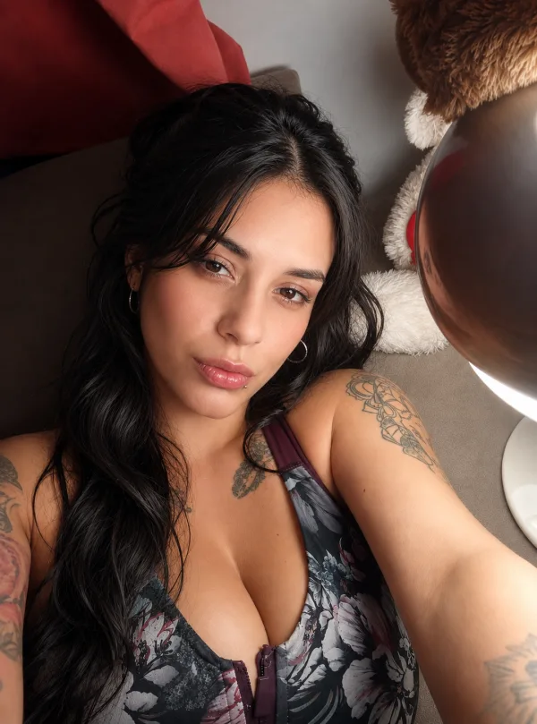 LINDA  SEXY CARIñOSA