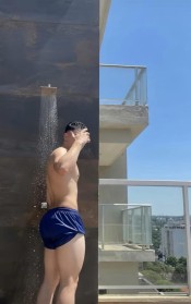 JOVEN GUAPO ACTIVO CACHONDO BIEN DOTADO