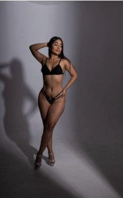 HERMOSA MORENA SEXY Y CALIENTE