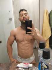 SOY UN HOMBRE GUAPO VENEZOLANO MUY ATRACTIVO DOTAD