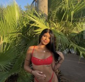 CHICA VENEZOLANA CACHONDA RECIéN LLEGADA