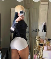 LATINA DE LUJO EXPLOSIVA Y JUGUETONA