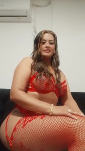 RECIÉN LLEGADA A SEVILLA BELLISIMA COLOMBIANA