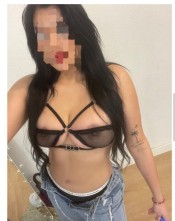 CACHONDA REINA DE PLACER ESPERáNDOTE EN MI CAMA