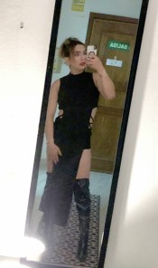BELLA RUBIA TRANS RECIÉN LLEGADA FIESTERA