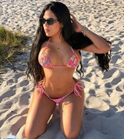 MODELO FIESTERA Y JUGUETONA 24 HORAS