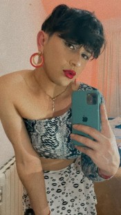 VANESSA CHICA TRANS MUY FEMENINA Y CACHONDA.
