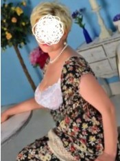 GALLEGA SESENTONA MADURITA ELEGANTE