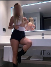 FIESTERA VEN A DISFRUTAR DE UNA RUBIA GUAPA