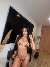 CHICA TRANS MORENAZA MUY DOTADA