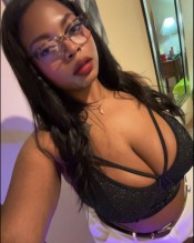 ANGELA TU MORENA COLOMBIANA MUY ATREVIDA