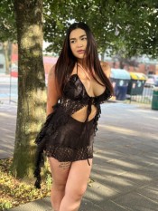 BRENDA RICA Y FIESTERA EN COSTA DEL SILENCIO