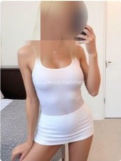CAROLINA ATREVIDA  EN IBIZA DISPUESTA A TODO