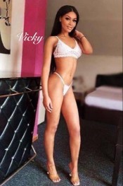 VICKY 19 AñOS UNIVERSITARIA AMIGA DIVERTIDA  TIPO NOVIA