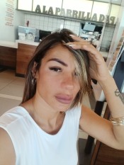 SAMANTA, CHICA VENEZOLANA DESCOMPLICADA DE 22 AÑOS