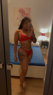 SARAY HERNOSA LATINA EN TORRELAVEGA