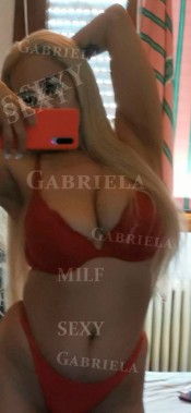 MILF FIESTERA, MUY SEXY Y APASIONADA EN ABANDO