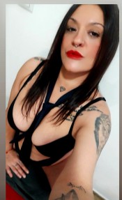 SOFIA 35 AÑOS FIESTERA IMPLICADA, GRIEGO,TRIOS,LESBICO