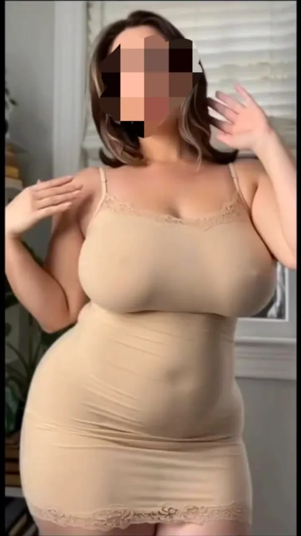 TETONA NOVEDAD