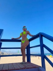 HERMOSA MUJER DE BUEN CUERPO