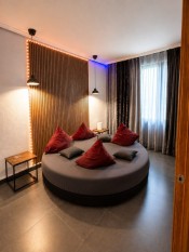 ALQUILER DE HABITACIONES POR HORAS 20 € HORA