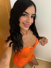DELGADA UNA TOP MODEL DISPONIBLE EN CASA Y SALIDA