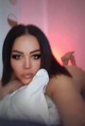 KATIA ESCORT FIESTERA A TOPE