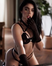 ESPAñOLA MUY BONITA CON CUERPAZO DE ESCáNDALO