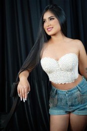 HERMOSA LATINA MAJISIMA MUY SEXY SENSUAL PARA TI