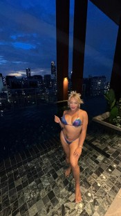 SENSUAL JOVENCITA CON PIEL DE SEDA