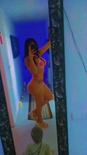 ANDREA VENEZOLANA – CARIñOSA FIESTERA MORBOSA VILLAVERDE BAJO