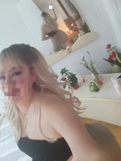 GUAPA RUBIA  CACHONDA