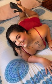 ARDIENTE SENSUAL COMPLACIENTE EN PUERTA DE ANGEL