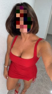 KRISTAL CALIENTE MADURITA CON GANAS DE SEXO