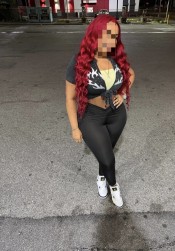 HERMOSA MUJER JOVEN, AGRADABLE MUY COMPLACIENTE