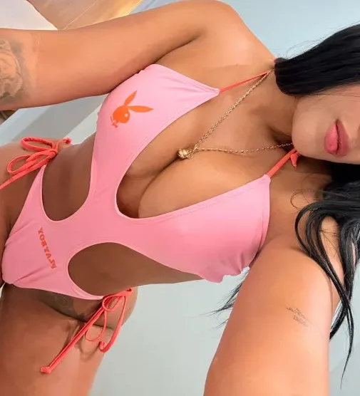 BELLISIMA Y ENCANTADORA MORENA POR BURRIANA