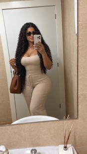 MORENAZA CALIENTE