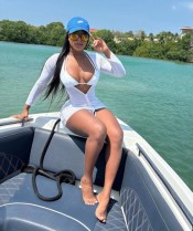 POR PALMA CENTRO - COLOMBIANA RECIEN LLEGADA A LA ISLA