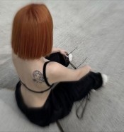 LATINA MUY CACHONDA , SOLO SALIDAS