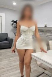 BELLA ATRACTIVA SIMPáTICA JUQUETONA CALIENTE
