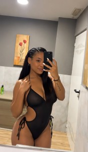 LINDA ESTRECHITA VAGINA BONITA PIEL CANELA Y SUAVE