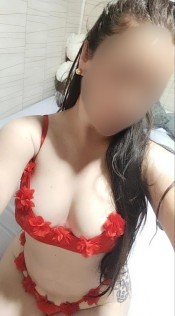 TU CHICA FIESTERA PARA DARTE EL MEJOR SEXO