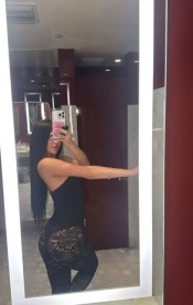 HERMOSA LATINA FIESTERA EXPLOSIVA MUY COMPLACIENTE