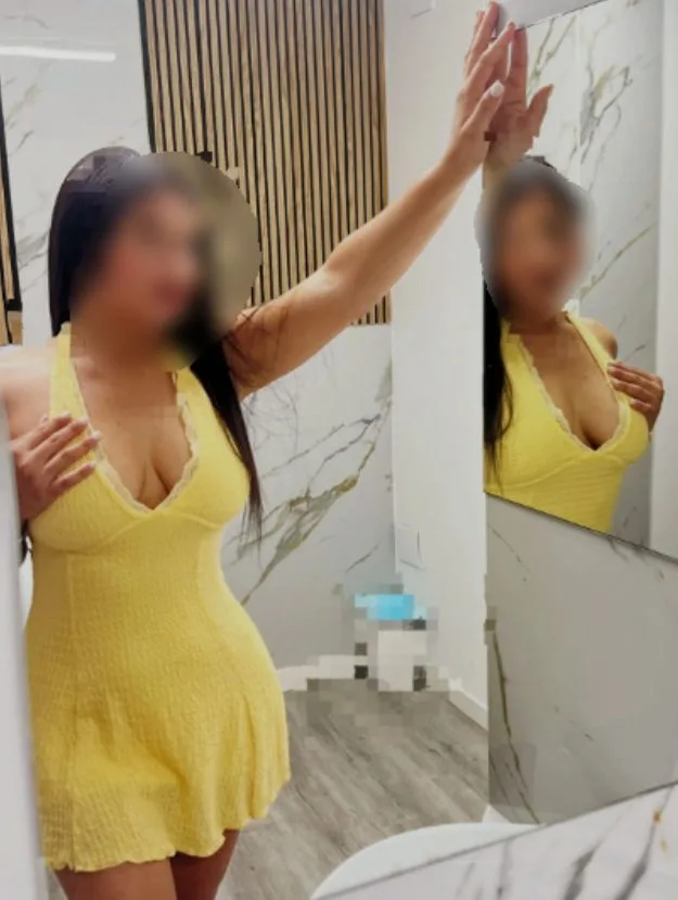 HERMOSA LATINA CON GANAS DE UNA BUENA FOLLADA