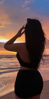LATINA CARIñOSA EN LA CIUDAD DE VILAGARCíA DEARAUSA