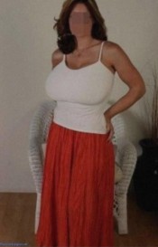 SEÑORA MADURITA. MUCHO PECHO, NATURAL 100%