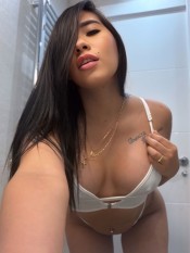 KELLY PRIMERA VEZ EN LA ISLA, FOTOS REALES FIESTERA Y DESCOMPLICADA